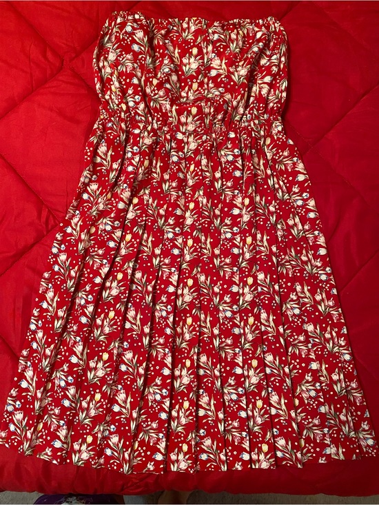 Dresses & Skirts - Red Floral Strapless Summer Dress
